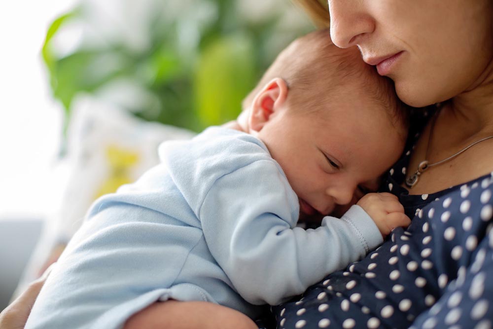 تغذیه با شیر مادر، تضمین سلامت و بقای کودک